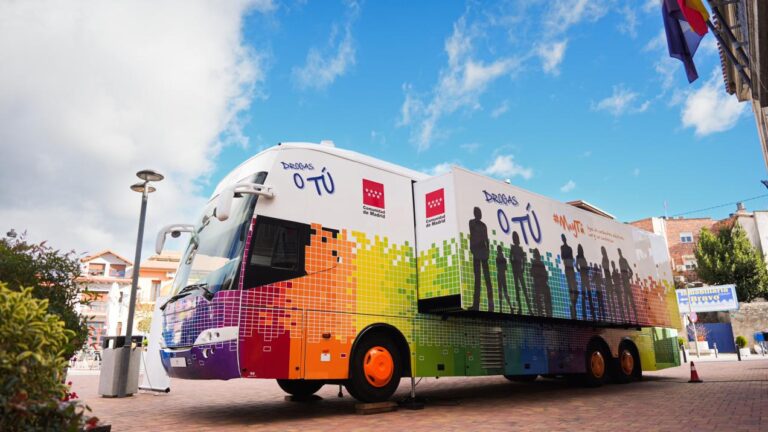 La Comunidad de Madrid lleva este verano el autobús sobre drogas a fiestas y eventos en varios