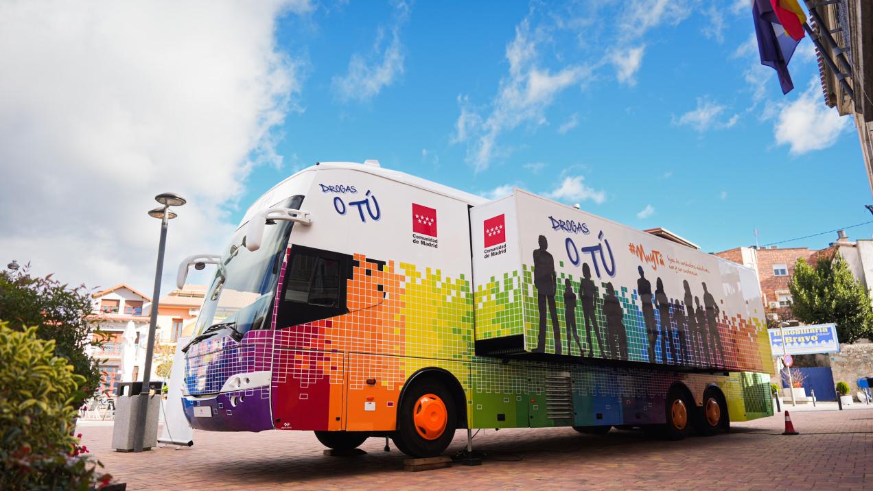La Comunidad de Madrid lleva este verano el autobús sobre drogas a fiestas y eventos en varios