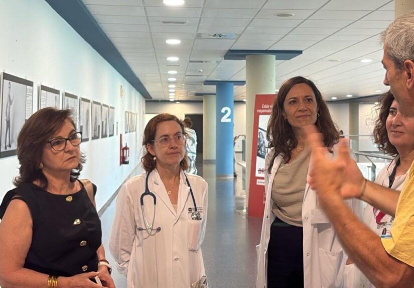 El hospital Puerta de Hierro Majadahonda presenta una exposición fotográfica sobre la osteoporosis