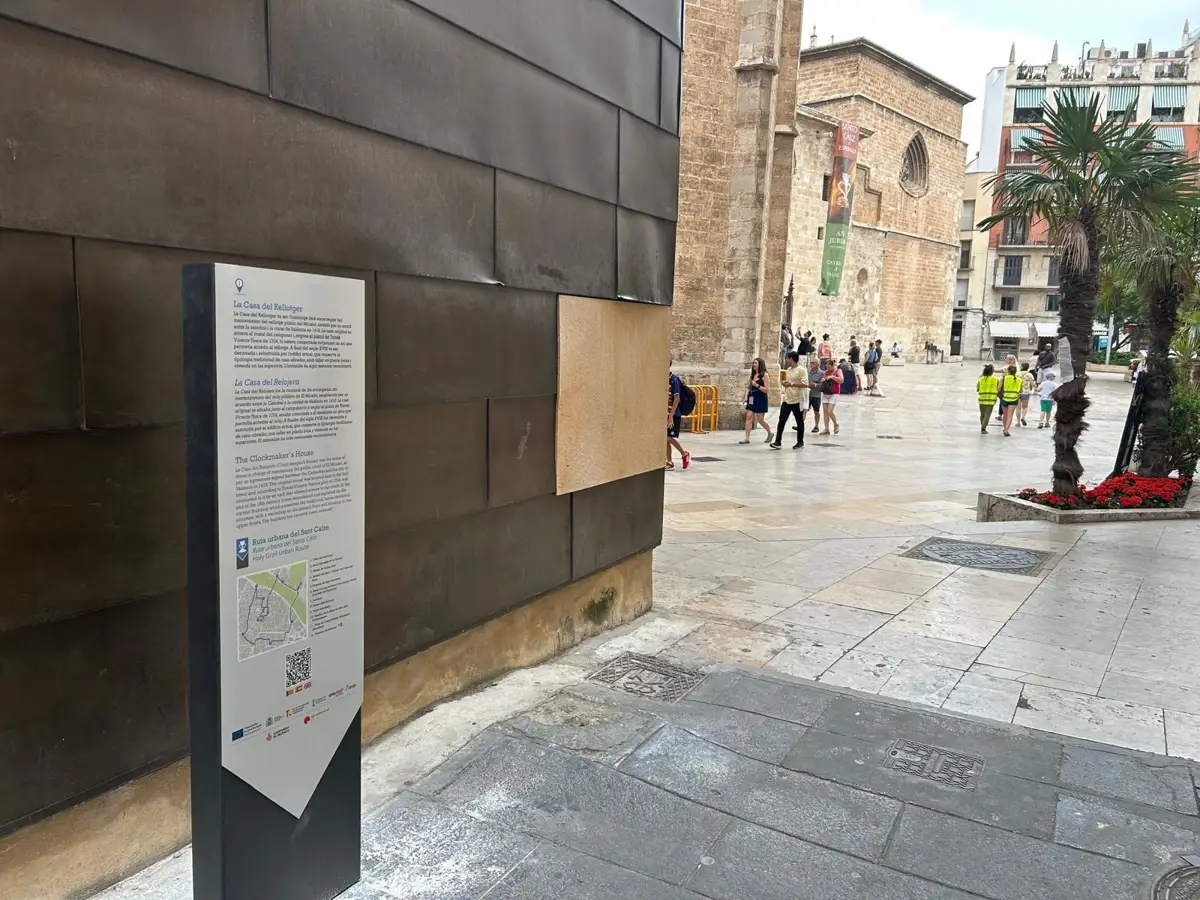 València marca el camino del Santo Cáliz para que vecinos y turistas conozcan su historia