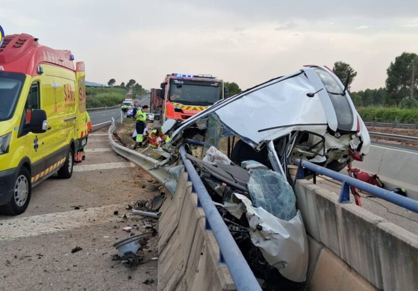 Una persona muere y tres resultan heridas en un accidente en la A-35; se apaga el incendio en