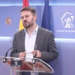 El portavoz adjunto de Sumar en el Congreso de los Diputados y miembro de Comprom&iacute;s, Alberto Ib&aacute;&ntilde;ez, a su llegada a una rueda de prensa en el Congreso de los Diputados, a 14 de julio de 2026, en Madrid (Espa&ntilde;a).