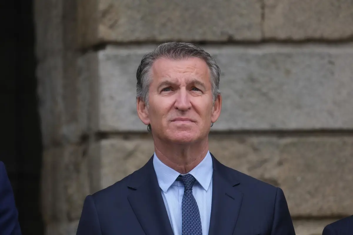 Feijóo llama a la responsabilidad ante los incendios y a "refrescar" el ambiente político en