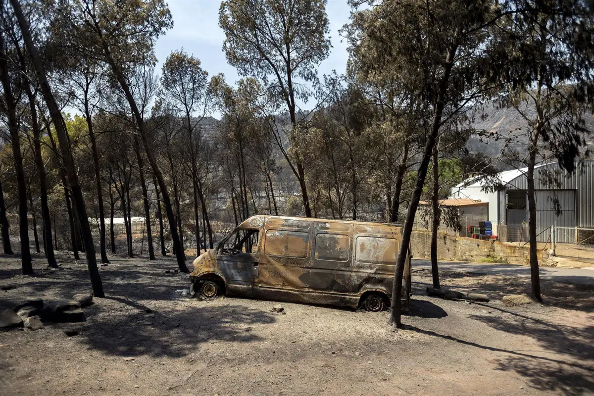 Bomberos exigen más recursos y advierten: "Trabajamos igual que hace 20 años aunque los incendios