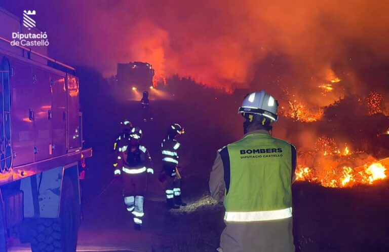 El incendio forestal de Tírig estabilizado tras tres días activo, Diputació apoya la