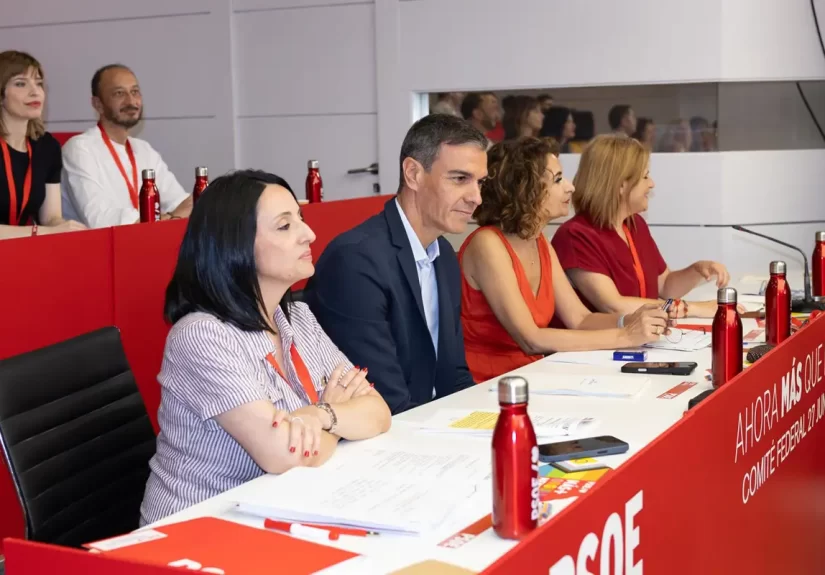 El PSOE critica a Feijóo por visitar Ceuta con fines de campaña y generar crispación