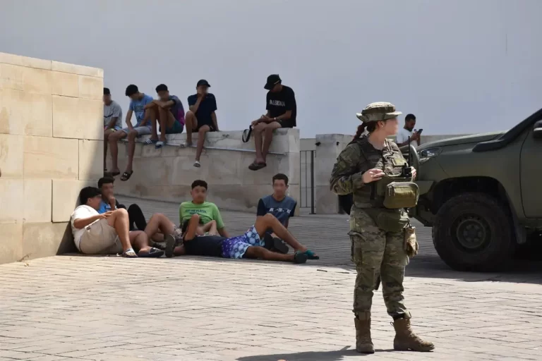 Bruselas destaca el deber de España de proteger a los menores de Ceuta y exige la devolución de