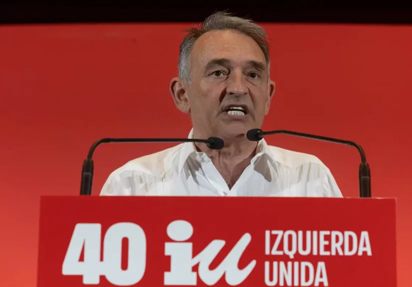 IU pide al Rey que hable con Mohamed VI por el "ataque" a Ceuta: "Está tardando"