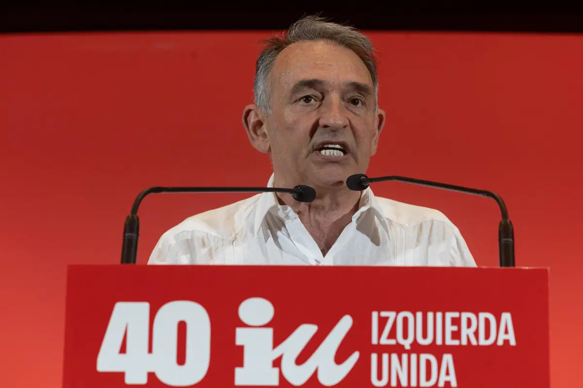 IU pide al Rey que hable con Mohamed VI por el "ataque" a Ceuta: "Está tardando"
