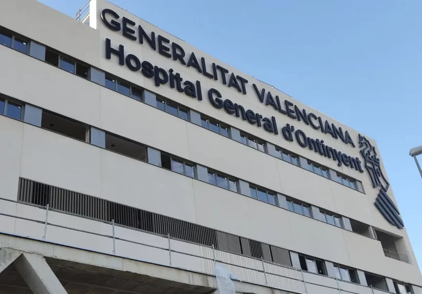 Herido por politraumatismo craneoencefálico tras caer en el castillo de fiestas de Ontinyent