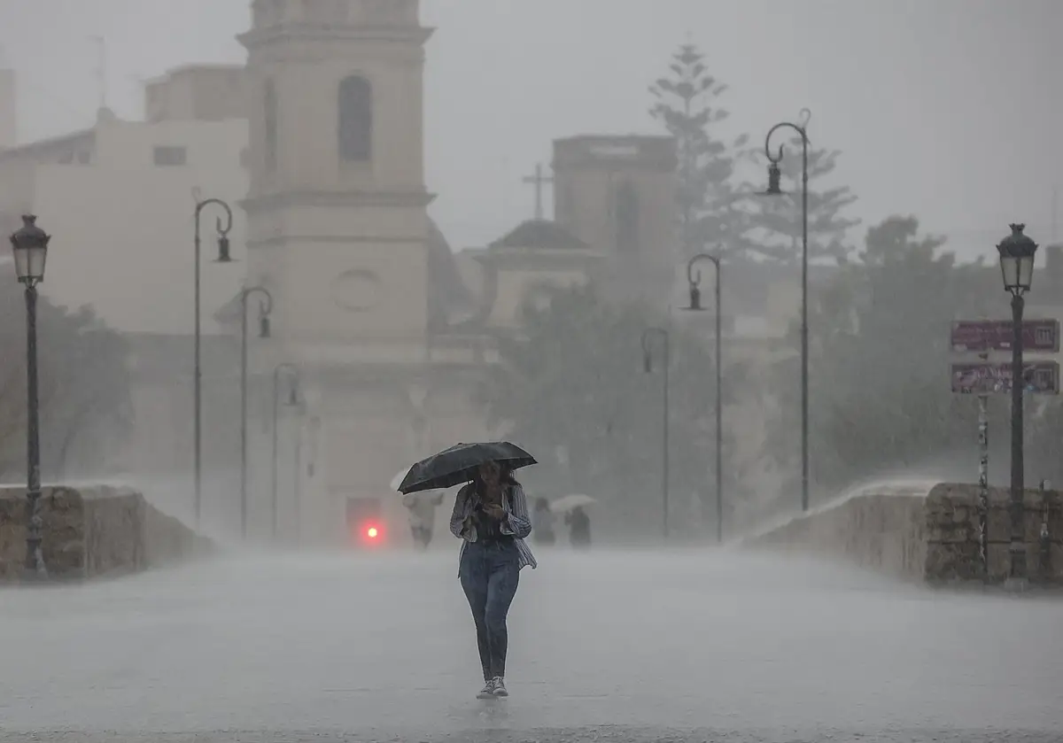 Alerta amarilla por lluvias y tormentas en el interior norte de Valencia. La Filmoteca d'Estiu