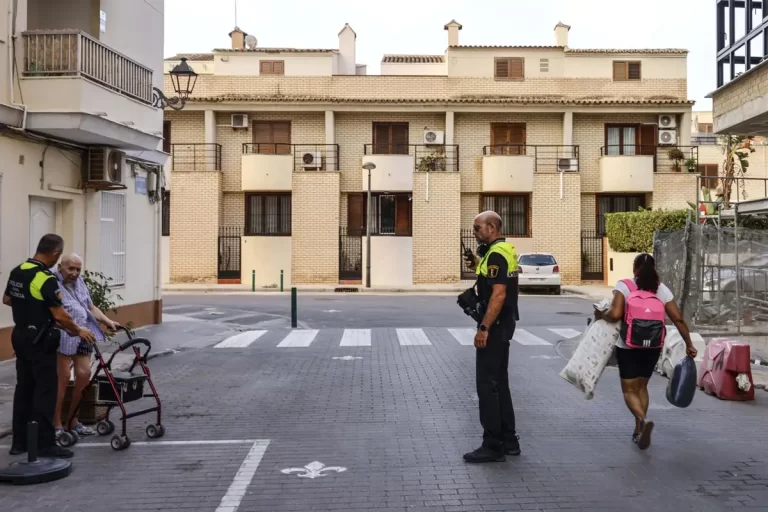 Afrontamos la situación con calma, esperando instrucciones sobre el fuego en El Saler