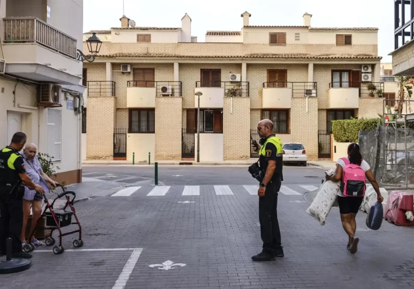 Afrontamos la situación con calma, esperando instrucciones sobre el fuego en El Saler