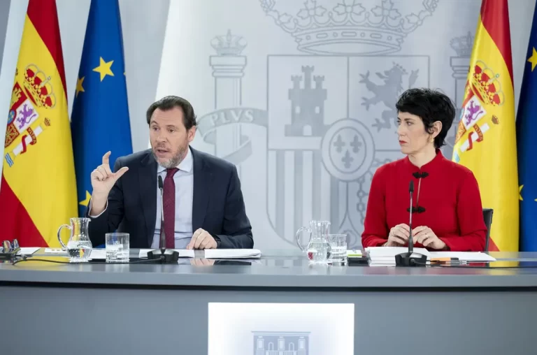 El gobierno respalda las afirmaciones de Puente sobre la jueza Tardón y defiende la independencia