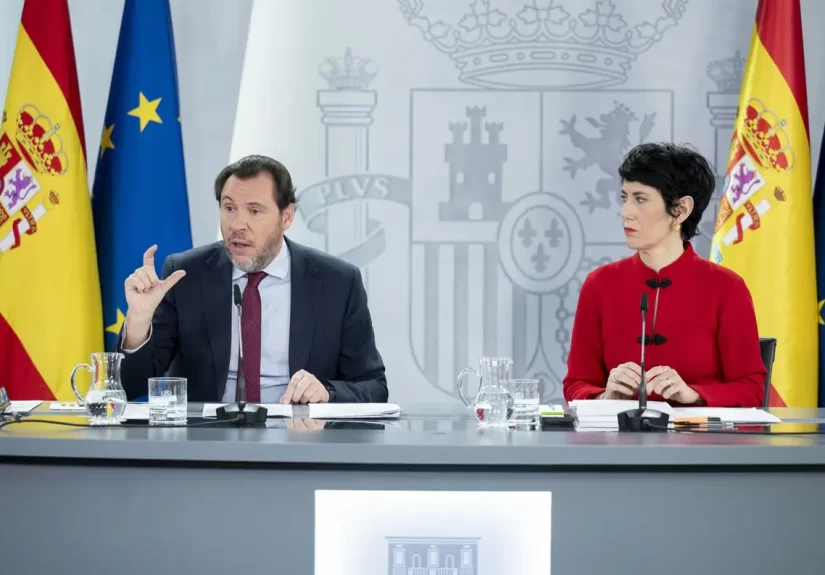 El gobierno respalda las afirmaciones de Puente sobre la jueza Tardón y defiende la independencia