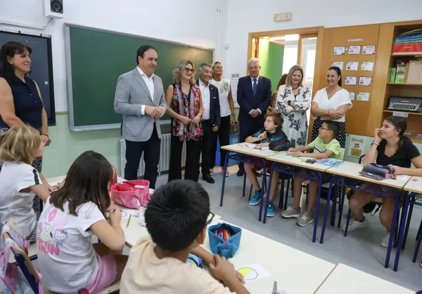 Llorca afirma su disposición al diálogo con el profesorado: "La educación requiere pactos, no