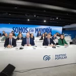 Feijóo asegura que ha superado el "miedo a la ultraderecha" y se prepara para la "batalla