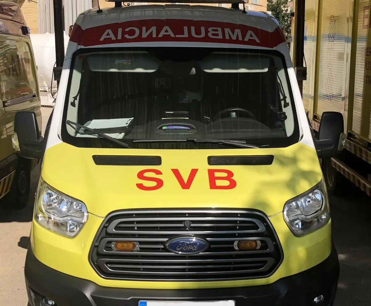 Mujer de 66 años sufre contusión en accidente de tráfico entre tres vehículos en València