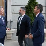 Ayuso afirma que el sanchismo está desmoronándose y busca comprar elecciones para mantenerse en