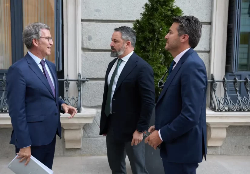 Ayuso afirma que el sanchismo está desmoronándose y busca comprar elecciones para mantenerse en