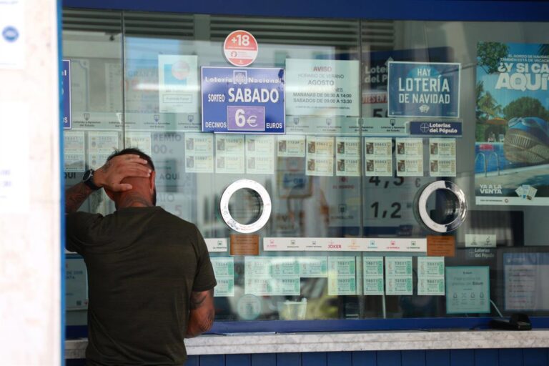 Un vecino de Benidorm celebra un millón de euros en el sorteo de Euromillones. Tragedia laboral
