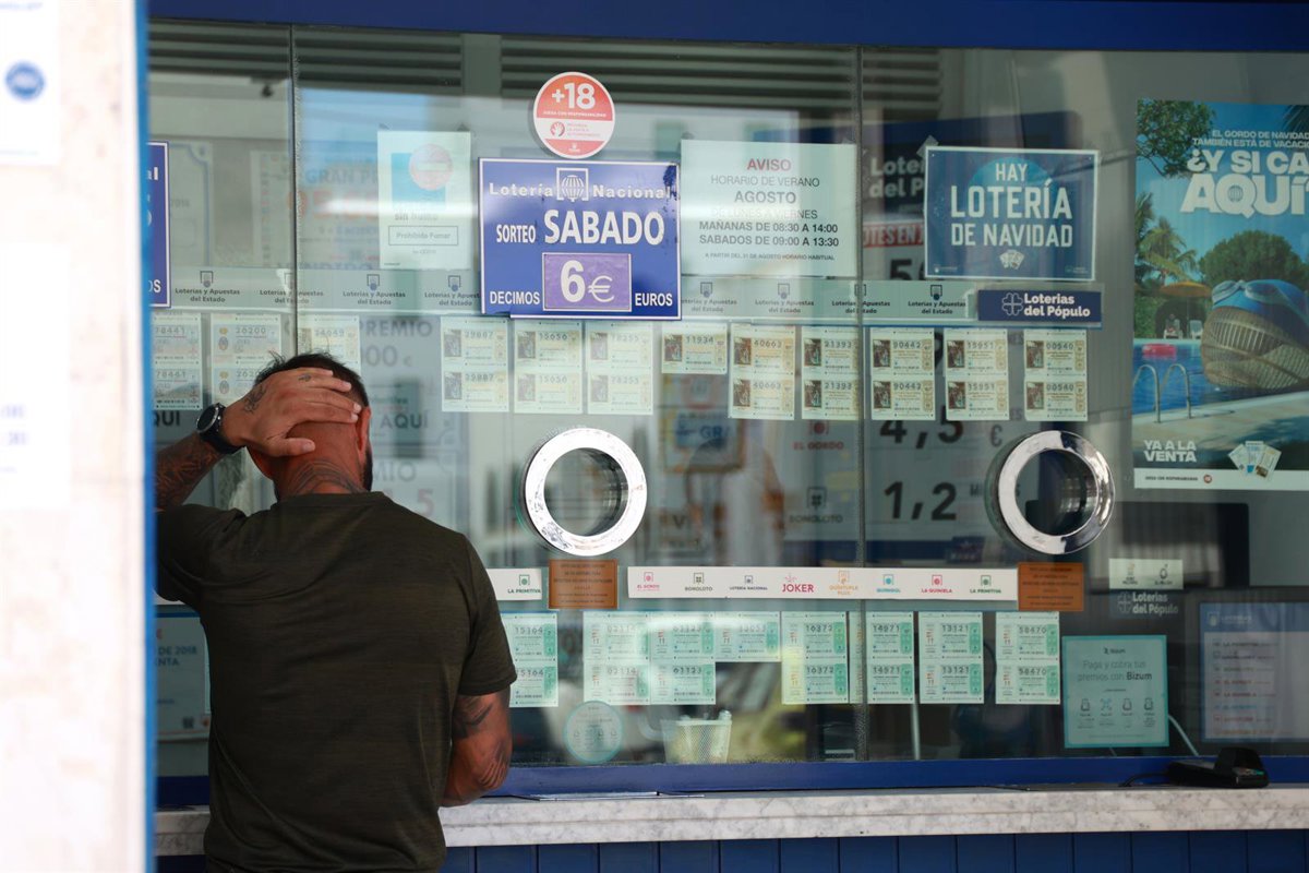 Un vecino de Benidorm celebra un millón de euros en el sorteo de Euromillones. Tragedia laboral